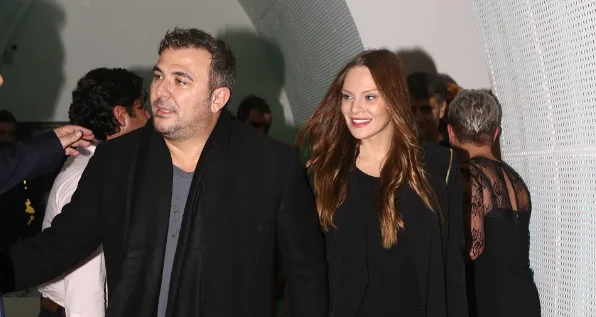 Ο Αντώνης Ρέμος και η Υβόννη Μπόσνιακ σε βραδινή τους έξοδο.