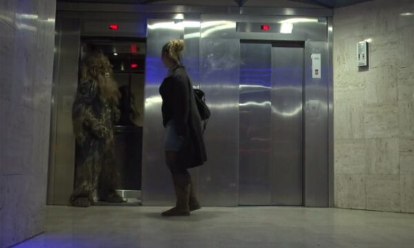 Τρομερό! Δείτε την απίστευτη Star Wars φάρσα που έστησε ο Remi Gaillard!