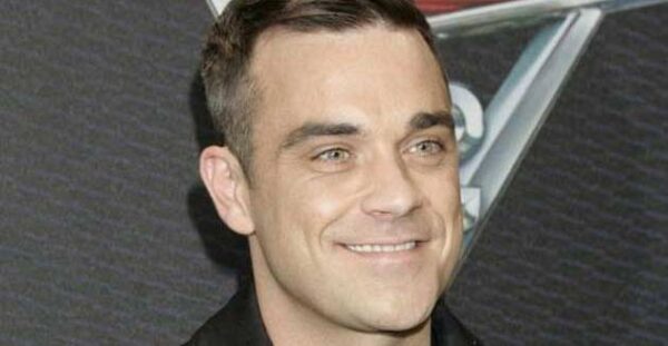 Ακούστε το ακυκλοφόρητο τραγούδι του Robbie Williams «Bully»