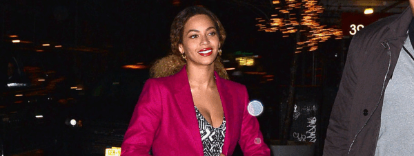 Πιο όμορφη από ποτέ η Beyoncé στα ροζ