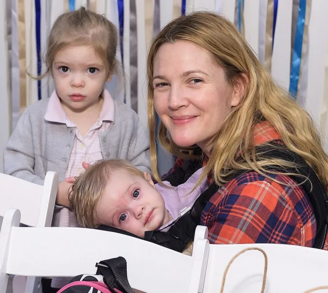 Drew-Barrymore-Daughters-Jessica-Alba-Holiday-Event