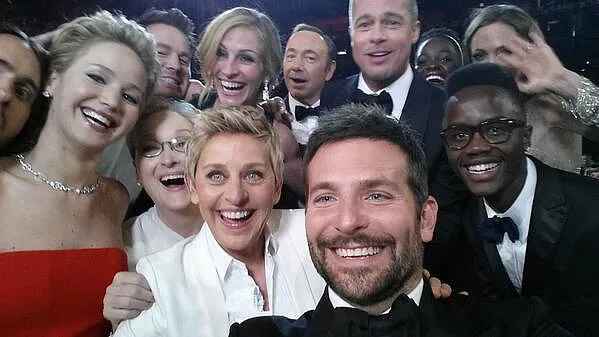 Epic-Oscars-Selfie