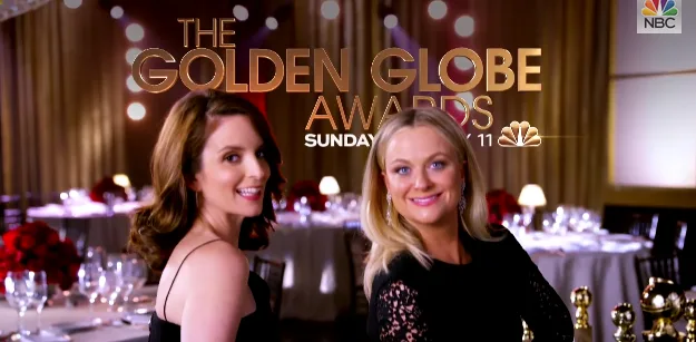 Η Tina Fey και η Amy Poehler σε προωθητική εικόνα για τις Χρυσές Σφαίρες.