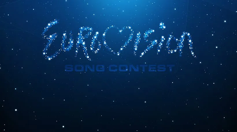Το λογότυπο της Eurovision Song Contest σε μπλε φόντο με αστέρια.