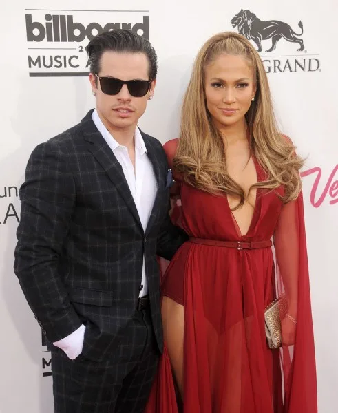 Jennifer-Lopez-Casper-Smart