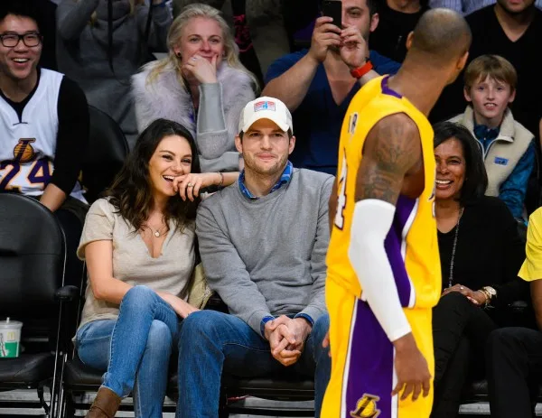 Mila-Kunis-Ashton-Kutcher-Lakers-Game-Dec-20141