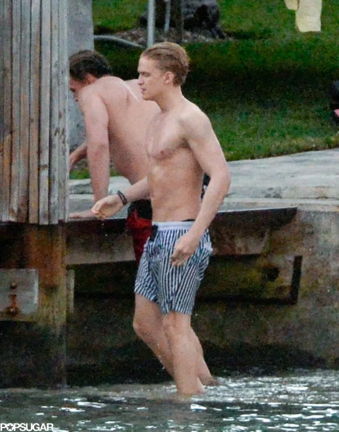 Miley-Cyrus-Patrick-Schwarzenegger-Jet-Skiing-Pictures-3