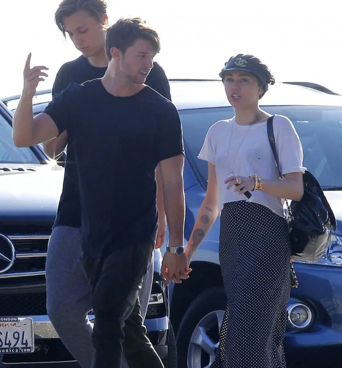 Miley-Cyrus-Patrick-Schwarzenegger-Show-PDA-Pictures-4