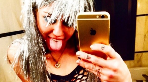 Ξεπέρασε τον εαυτό της η Miley Cyrus με την νέα σούπερ προκλητική εμφάνιση της πάνω στη σκηνή!