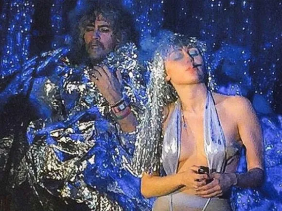 Miley-Cyrus-ass-nude-butt-naked-nudity-porn-Art-Basel-2014-6-580x435