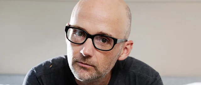 Ο Moby με γυαλιά