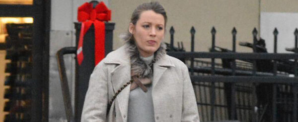Η κούκλα Blake Lively πήγε για ψώνια με την κοιλιά στο στόμα