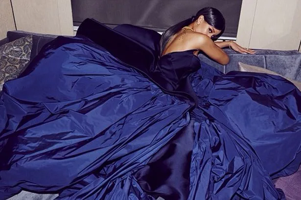 Rihanna (2)