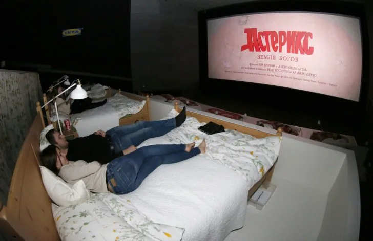 cinema-bed-moscow-2