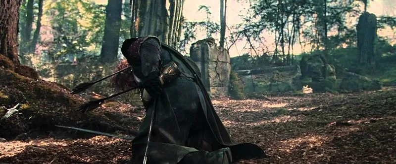 Σκηνή από την ταινία Lord Of The Rings με πολεμιστή χτυπημένο από βέλη.