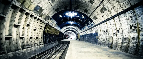 Ο εγκαταλελειμμένος σταθμός φάντασμα Aldwych του υπογείου σιδηροδρόμου στο Λονδίνο.