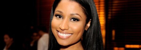 Από το γυμνό το γύρισε στη μόδα η Nicki Minaj στο εξώφυλλο του Vogue Italia