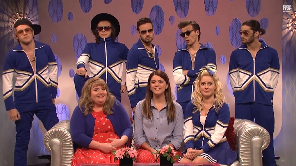 Οι One Direction…μαζορέτες! Δείτε τους σε ένα ξεκαρδιστικό video