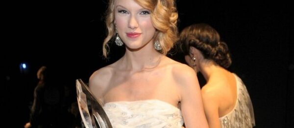 Ακόμη ένα βραβείο για την Taylor Swift στα βραβεία του Cosmopolitan! Δείτε όλες τις νικήτριες!