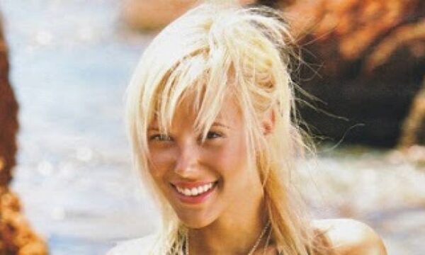 Η sexy φωτογραφία με τα δερμάτινα που σήκωσε η Λάουρα Νάργες