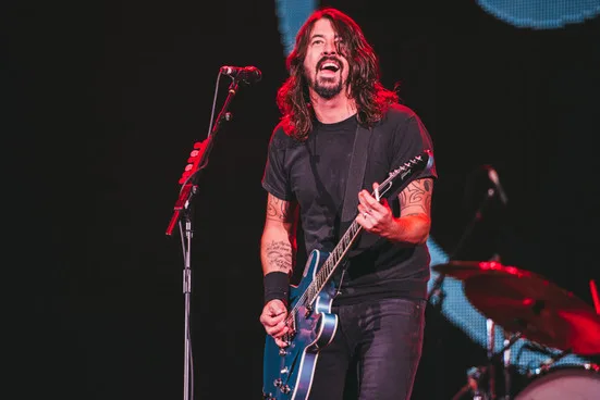 Οι Foo Fighters σε συναυλία στο Λονδίνο, στο πλαίσιο της περιοδείας τους.