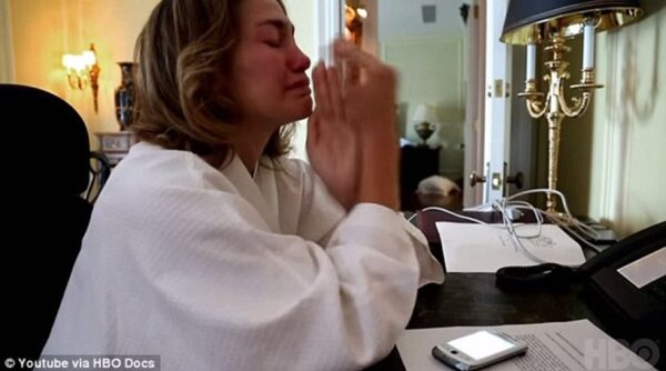 Jennifer Lopez: Κλαίει ακόμα τρία χρόνια μετά το διαζύγιό της