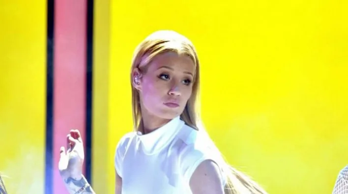 Η Iggy Azalea στη σκηνή των People's Choice Awards