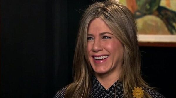 Jennifer Aniston: Mε τον Brad Pitt έχουμε ακόμα επικοινωνία