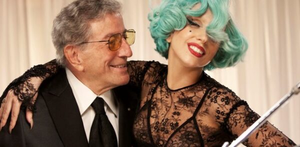 Lady Gaga και Tonny Bennet μαγεύουν το κοινό με το «Goody Goody»! Δείτε τους