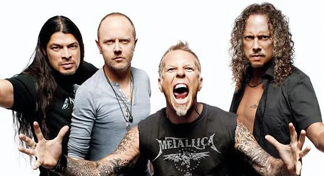 Το συγκρότημα των Metallica σε στούντιο φωτογράφιση.