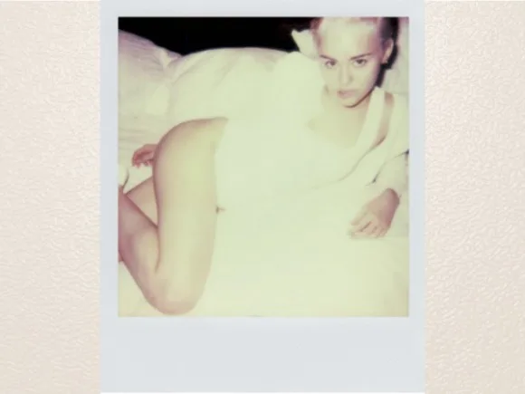 Miley-Cyrus-V-Magazine-nude-polaroid-naked-sexy-sex-580x435