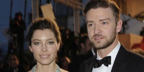 H Jessica Biel αποκαλύπτει και πάλι τη φουσκωμένη της κοιλίτσα!