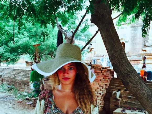 beyonce-vacation-2015-3-580x435