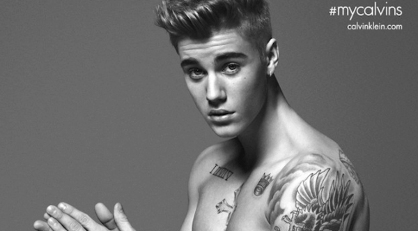 Ο Justin Bieber σχεδόν γυμνός στην νέα καμπάνια του Calvin Klein 
