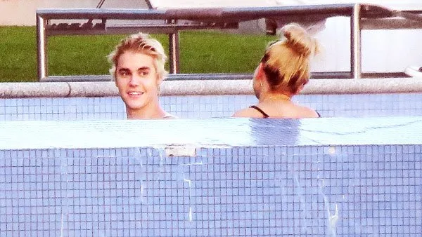 Ο Justin Bieber και η Hailey Baldwin σε πισίνα