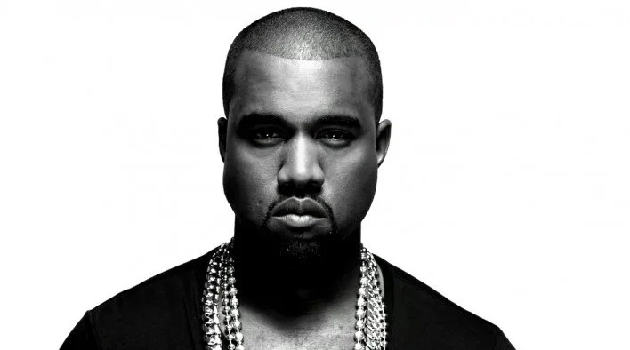 Ο Kanye West σε ασπρόμαυρο πορτρέτο