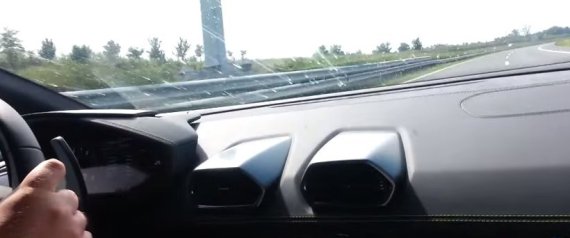 Σοκαριστικό video: Lamborghini τρακάρει με 320 χιλιόμετρα και γίνεται κομμάτια!