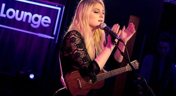 Δείτε την Meghan Trainor να διασκευάζει 5 Seconds Of Summer στο BBC Radio 1 Live Lounge!
