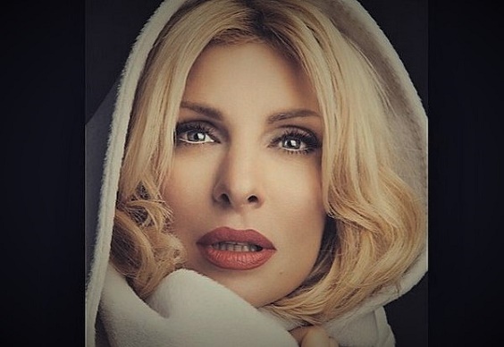 «Χαμός» στο Instagram από αδημοσίευτες φωτογραφίες διασήμων: Μενεγάκη, Μπαλατσινού, Μακρυπούλια