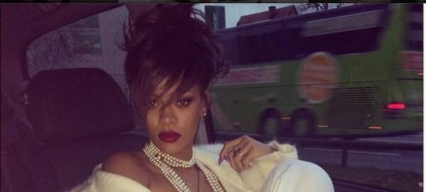 Και η Rihanna τον χαβά της στο Instagram! Ξανά με sexy bikini