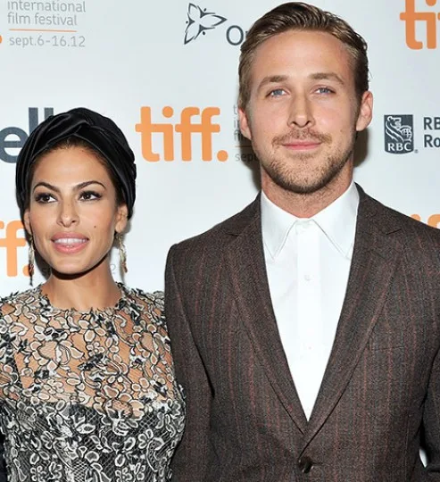 Η Eva Mendes και ο Ryan Gosling σε επίσημη εκδήλωση.