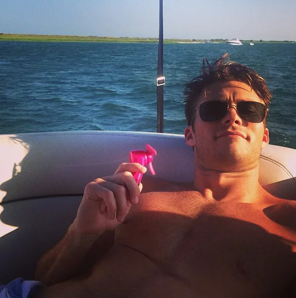 A Definitive Ranking Of Scottwood s Instagrams Of His Pecs