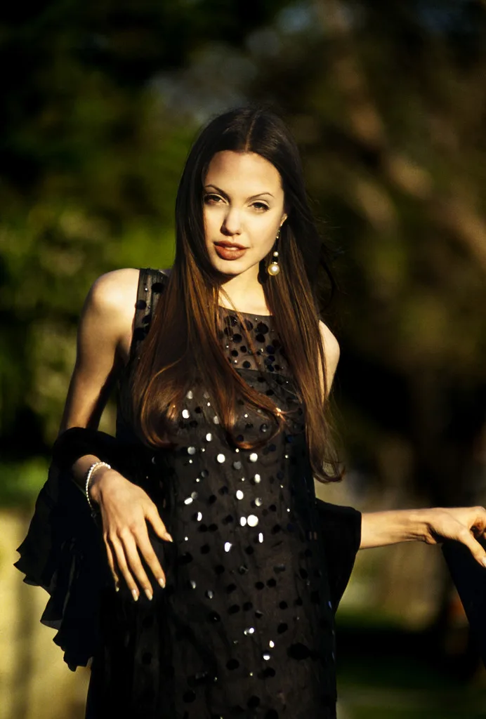 Angelina-Jolie