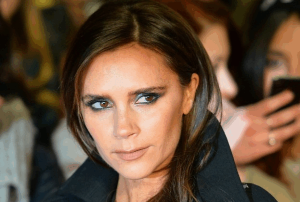 Τι γίνεται; Η Victoria Beckham έκανε unfollow τις υπόλοιπες Spice Girls στο Twitter