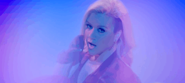 Δείτε το ολοκαίνουριο video clip της Kelly Clarkson για το «Heartbeat Song»