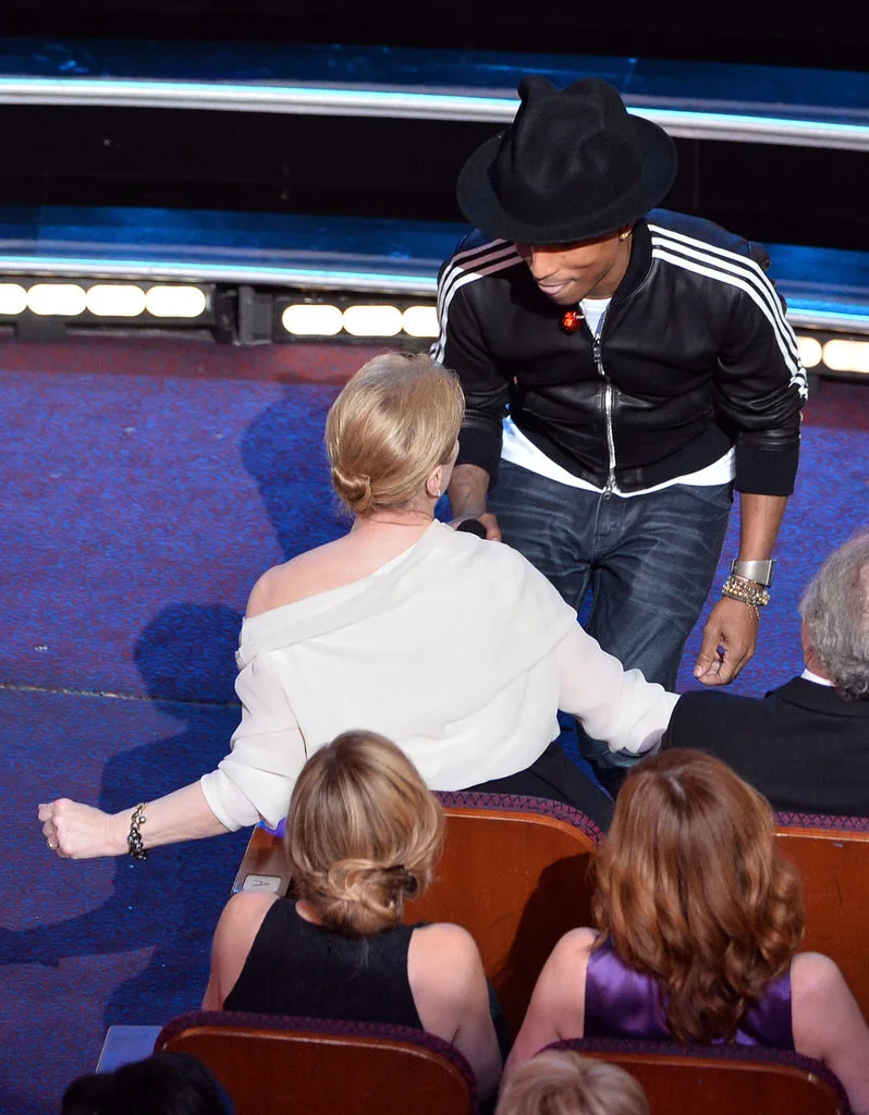 Pharrell-shimmied-Meryl-Streep-during-his-performance-Happy