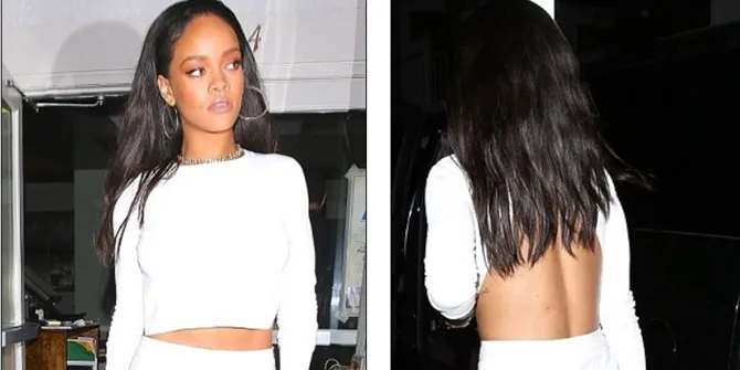 Η Rihanna με λευκό εξώπλατο σύνολο σε βραδινή έξοδο.