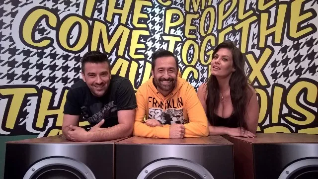 Ο Γιάννης Αϊβάζης, ο Θέμης Γεωργαντάς και η Μαρία Κορινθίου στο στούντιο του OK@NIGHT.