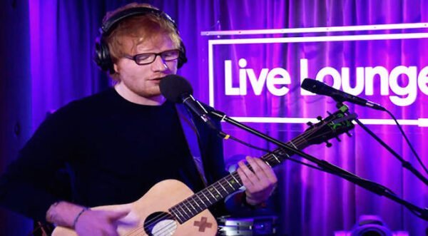 O Ed Sheeran διασκευάζει Christina Aguilera και ασφαλώς είναι τέλειο!