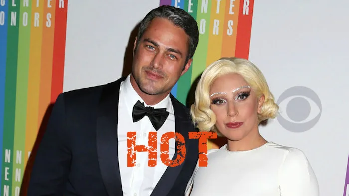 Η Lady Gaga και ο Taylor Kinney σε επίσημη εκδήλωση.